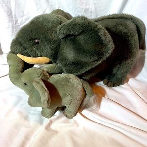 FINE TOY CO MOTHER ELEPHANT AND BABY PLUSH